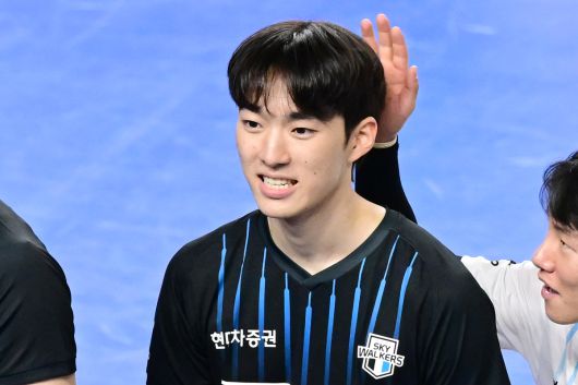 현대캐피탈 김진영이 경기를 마치고 인사하고 있다 .사진=KOVO 제공