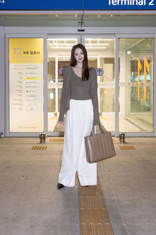 배우 이성경. 막스마라(MAX MARA) 제공.