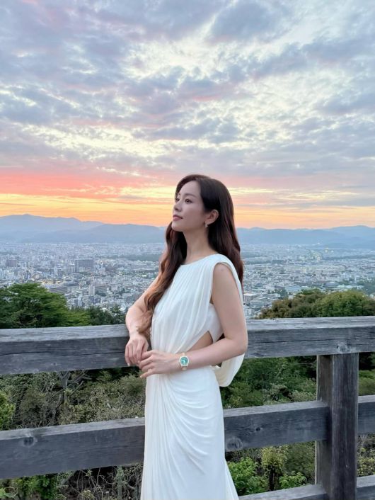 배우 한지민.  사진 = 한지민 SNS 계정