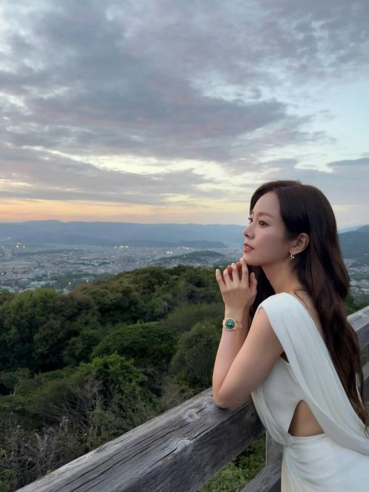 배우 한지민.  사진 = 한지민 SNS 계정