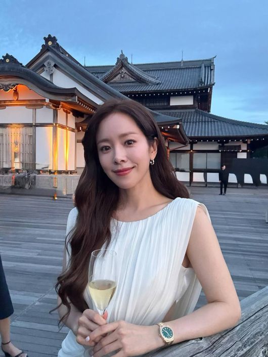 배우 한지민.  사진 = 한지민 SNS 계정