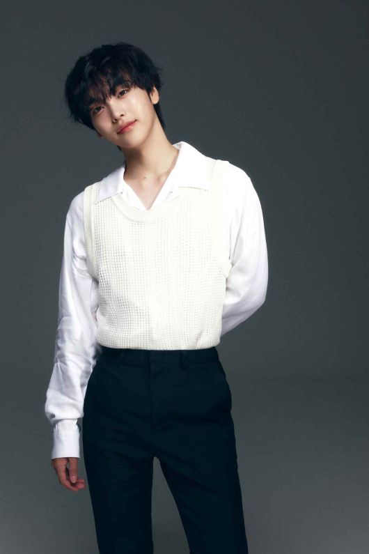 그룹 크래비티가 23일 두 번째 정규앨범 '데어 투 크래이브(Dare to Crave)'를 발표했다. 멤버 형준. 스타쉽엔터테인먼트 제공.