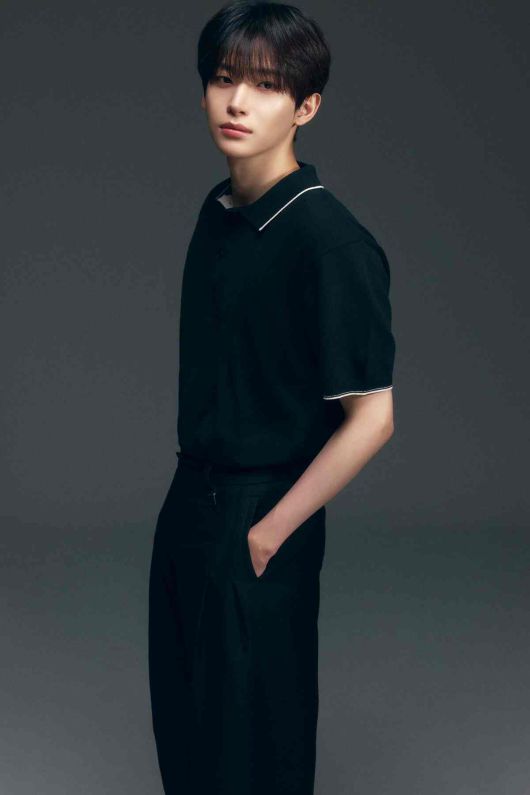 그룹 크래비티가 23일 두 번째 정규앨범 '데어 투 크래이브(Dare to Crave)'를 발표했다. 멤버 정모. 스타쉽엔터테인먼트 제공.