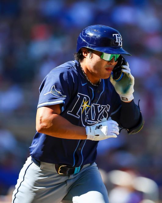 탬파베이 레이스의 김하성이 안타를 치고 출루하고 있다. 사진=탬파베이 레이스 공식 SNS