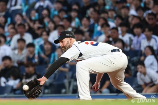 NC 맷 데이비슨이 1루 수비를 소화하고 있다. 사진=NC다이노스 제공
