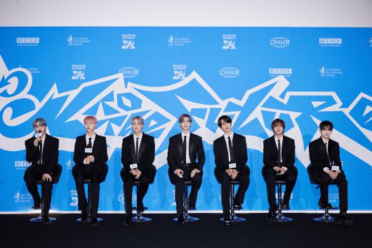 14일 오전 롯데시네마 월드타워점에서 그룹 NCT 드림의 정규5집 제작발표회가 열렸다. 행사에 앞서 포즈를 취하고 있는 NCT드림 멤버들. SM엔터테인먼트 제공