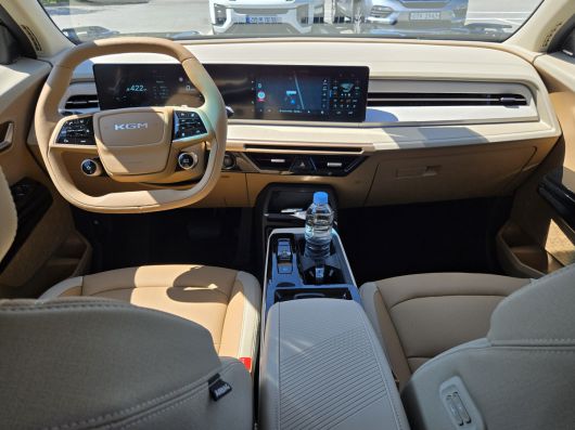 액티언 하이브리드 실내. 이정인 기자