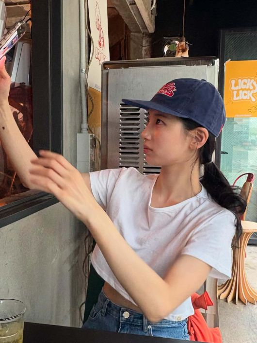 가수 겸 배우 수지.  사진 = 수지 SNS 계정