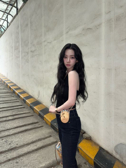 에스파의 카리나.  사진 = 카리나 SNS 계정