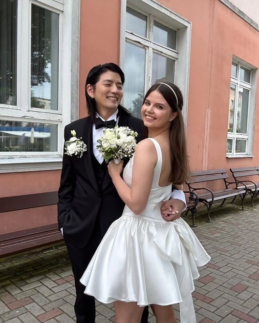 셰프 겸 모델 맹기용이 결혼 소식을 전하며 유부남 대열에 합류했다.  사진 = 맹기용 SNS 계정