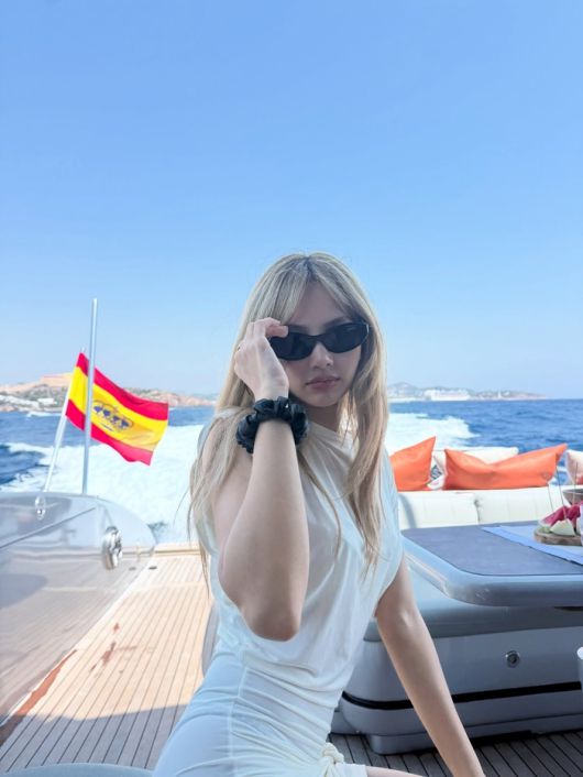 사진 = 리사 SNS 계정