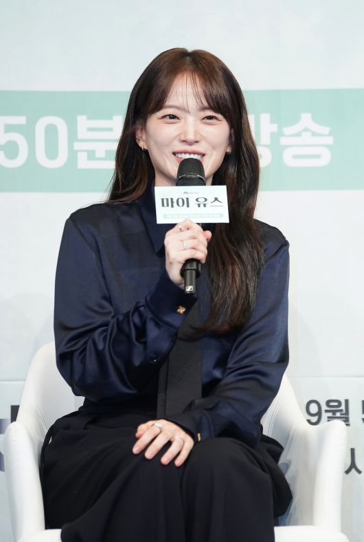 4일 서울 구로구 더링크서울호텔에서 JTBC 금요드라마 '마이 유스' 제작발표회가 열렸다. 천우희가 답변하고 있다. 사진=TBC