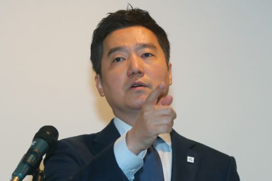 사진 = 김세의 가로세로연구소 대표가 서울 강남구 스페이스쉐어에서 열린 기자회견에 참여한 모습. 뉴시스 제공