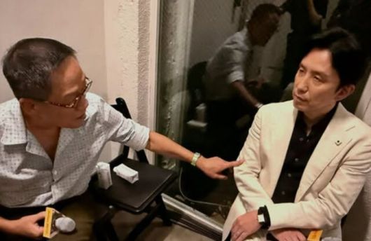 유희열이 정 부회장과 함께 앉아서 담소를 나누고 있다.  사진 = 정태영 부회장 SNS 계정