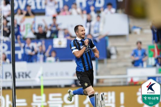 득점 후 기뻐하는 인천 무고사. 사진-한국프로축구연맹 제공