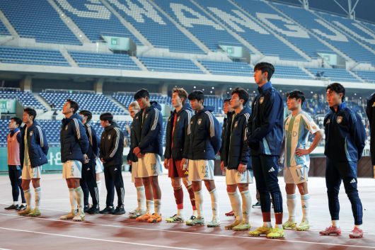 울산 선수단이 지난 22일 광주전에서 패한 뒤 아쉬워하고 있다. 사진=한국프로축구연맹 제공