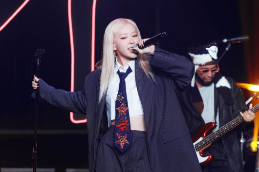 가수 로제. 더블랙레이블 제공