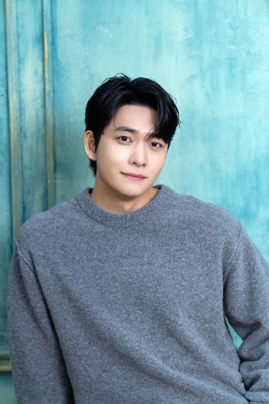 배우 강태오. 맨오브크리에이션 제공