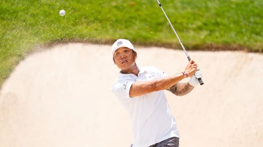 앤서니 이 12일 미국 플로리다주 리칸토의 블랙 다이아몬드 랜치에서 열린 LIV 골프 프로모션 대회에서 벙커샷을 하고 있다. LIV 골프 제공