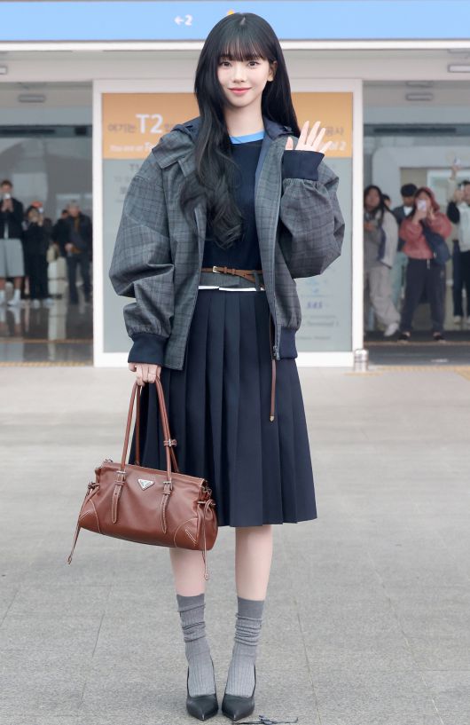 그룹 에스파 카리나 출국. 자료=프라다(PRADA) 제공