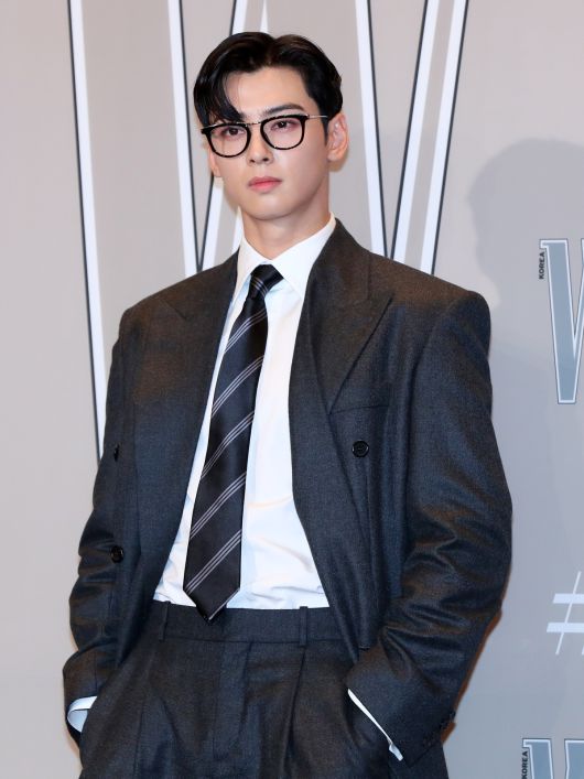 사진 = 배우 차은우가 더블유 코리아 제19회 유방암 인식 향상 캠페인 자선 행사 'LOVR YOUR W'에 참석한 모습. 뉴시스 제공