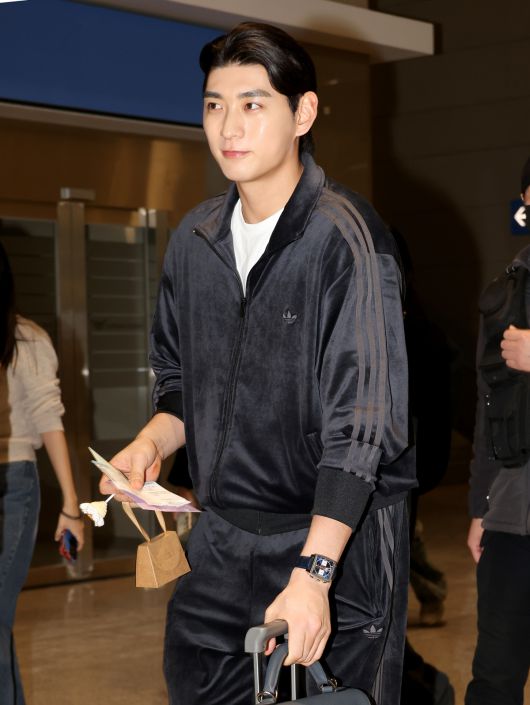 이정후 출국. 자료=태그호이어