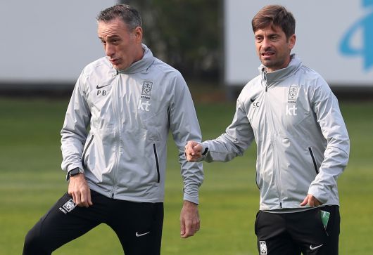 파울루 벤투 전 축구 국가대표팀 감독과 세르지우 코스타 전 코치(오른쪽)의 모습. 사진=뉴시스