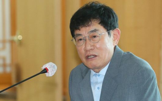 방송인 이경규가 30일 오후 서울 중구 동국대학교에서 열린 건학 120주년 홍보대사 위촉식에서 인사말을 하고 있다. 뉴시스 제공.