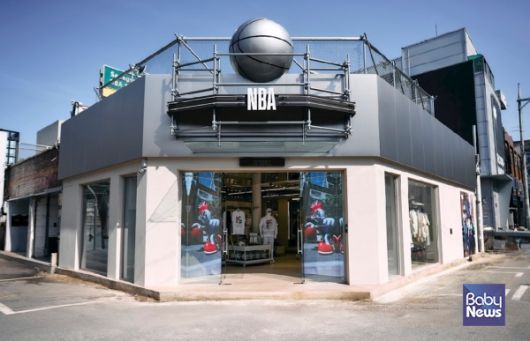 최근 오픈한 NBA 성수 플래그십 스토어. ⓒ한세엠케이
