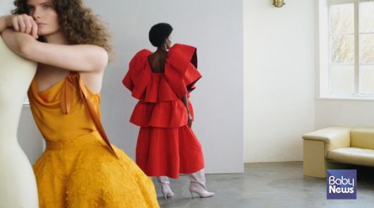 앤아더스토리즈, 디자이너 록산다 일린칙 (Roksanda Ilinčić)과의 콜라보레이션 컬렉션 선보여. ⓒ앤아더스토리즈