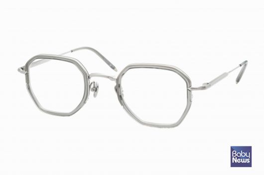 에퀴엠- Space Swimmer 1. ⓒ금강디에프씨