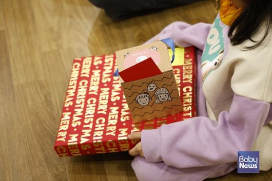 ▲보육원 아동 선물상자 지원 캠페인 ‘나는 너의 산타’. ⓒ지파운데이션