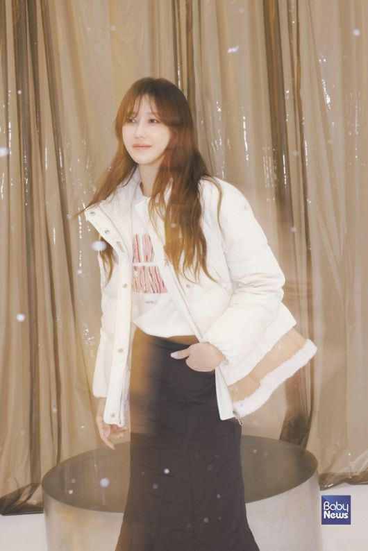 올리비아로렌, 이지아 겨울 화보_‘2025 FW 시즌오프 프로모션’ 주요 제품 착용. ⓒ올리비아로렌