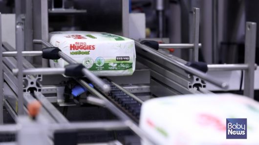 이른둥이 기저귀 생산_스틸컷. ⓒ유한킴벌리