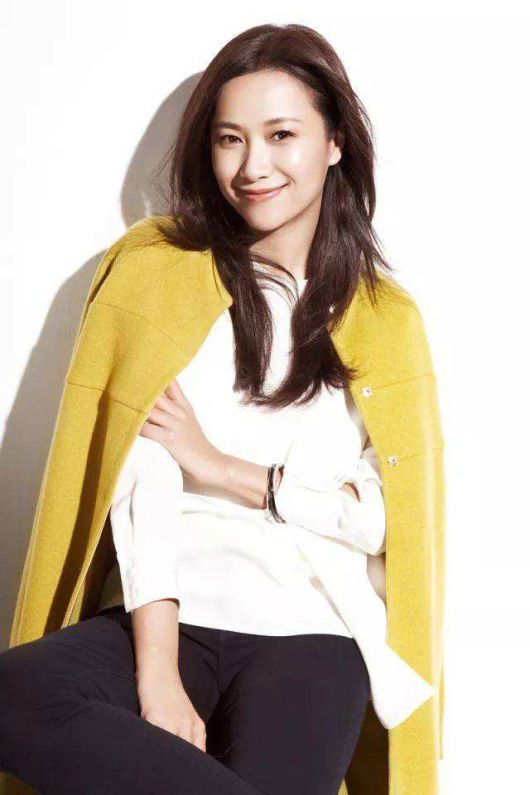 감독 겸 배우 쉬징레이. 50세를 바라보는 나이인 사실을 감안하면 결혼을 하지 않을 가능성이 높아 보인다./제공=텅쉰.