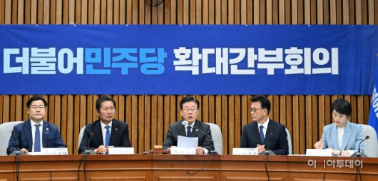 아시아투데이