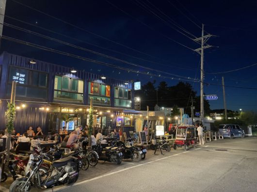 양양 인구해변의 밤 풍경/ 김성환 기자