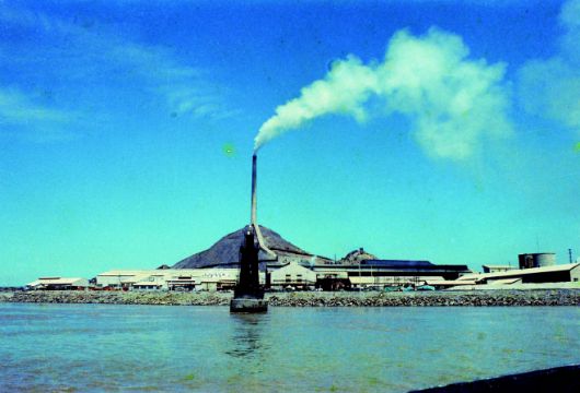 충남 서천의  70년대 장항 재련소 모습.