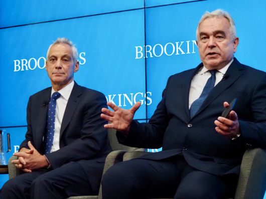 커트 캠벨 미국 국무부 부장관(오른쪽· 당시 백악관 국가안보회의·NSC 인도·태평양 조정관)과 람 이매뉴얼 주일본 미국대사가 2023년 8월 16일(현지시간) 미국 워싱턴 D.C. 싱크탱크 브루킹스연구소에서 한·미·일 캠프 데이비드 정상회의에 관해 대담하고 있다./하만주 워싱턴 특파원