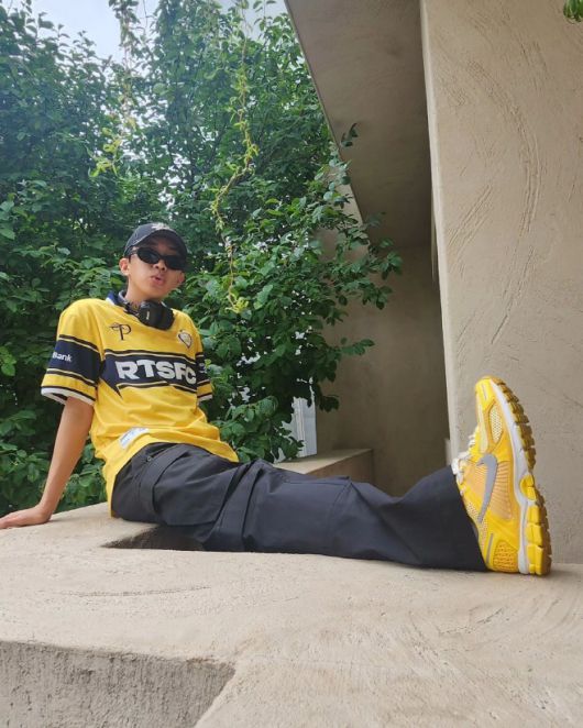 가수 임영웅이 축구 유니폼 입은 일상을 공개했다./제공=임영웅 SNS