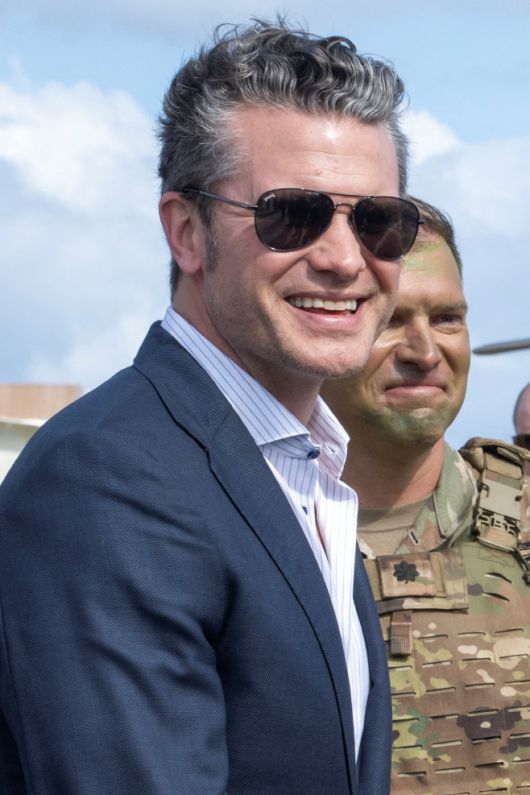 피트 헤그세스 미국 국방장관이 지난 25일(현지시간) 하와이 주 카네오헤 베이를 방문하고 있다./로이터 연합뉴스