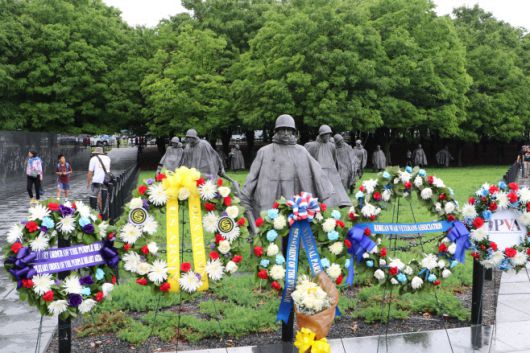 미국 메모리얼 데이인 2023년 5월 29일(현지시간) 미국 워싱턴 D.C. 내셔널몰 내 한국전쟁 참전용사 기념공원에 화환이 놓여있다./하만주 워싱턴 특파원