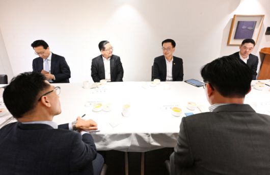 최상목 부총리 겸 기획재정부 장관이 2일 서울 중구 컨퍼런스하우스 달개비에서 열린 국제금융 전문가 오찬간담회에서 모두발언을 하고 있다./기획재정부