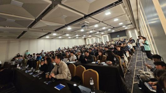 세션을 경청하는 청중들. /이윤파 기자