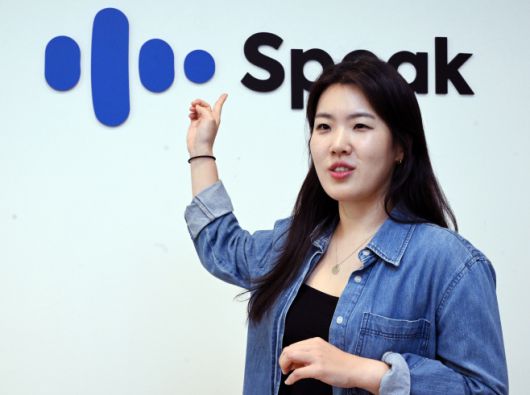 아시아투데이 박상선 기자 = 홍연승 스픽 한국 지사장이 지난 18일 서울 성동구 성수동 스픽 본사에서 진행한 본지 인터뷰에서 취재진의 질문에 답변하고 있다.