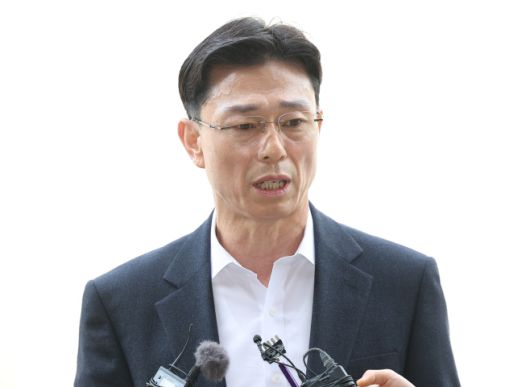 임성근 전 해병대 1사단장이 해병대 채모 상병 순직사건 외압 의혹의 수사 포렌식 참관을 위해 23일 경기도 과천 고위공직자범죄수사처(공수처)로 들어서며 취재진 질문에 답하고 있다./연합뉴스