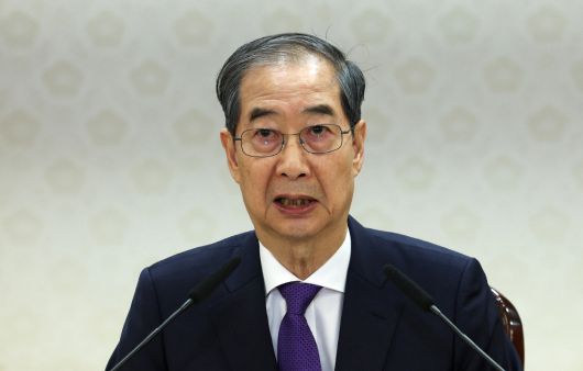 한덕수 대통령 권한대행 국무총리가 1일 서울 종로구 정부서울청사에서 열린 안보관계장관회의를 주재하고 있다. /연합