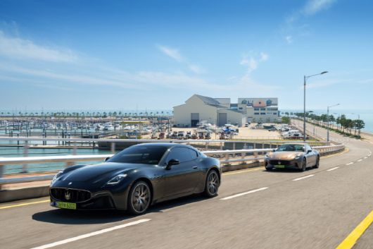 마세라티 그란투리스모 모데나와 그란투리스모 폴고레./마세라티 코리아