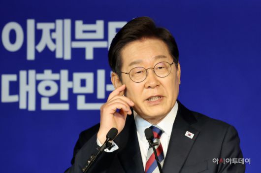 이재명 더불어민주당 대통령 후보가 25일 서울 여의도 중앙당사에서 기자간담회를 갖고 있다. /이병화 기자