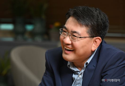 오승록 노원구청장이 지난달 28일 서울 노원구청 집무실에서 진행된 아시아투데이와 인터뷰에서 질문에 답하고 있다. /정재훈 기자